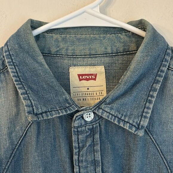 Levi’s Men’s Pearl button Snap Western wear long sleeve chambray shirt medium - Picture 5 of 9